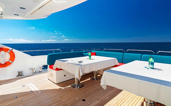 Аренда мега яхты 	Sunseeker 115 Predator в Сочи